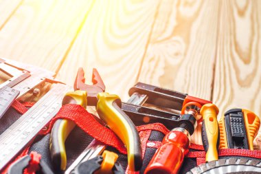 İnşaat seviyesi koruyucu eldiven w takım ile alet kemeri