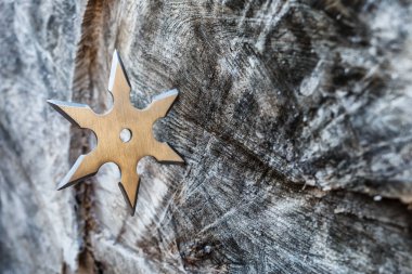 Shuriken (yıldız oluşturma), geleneksel Japon ninja soğuk silah