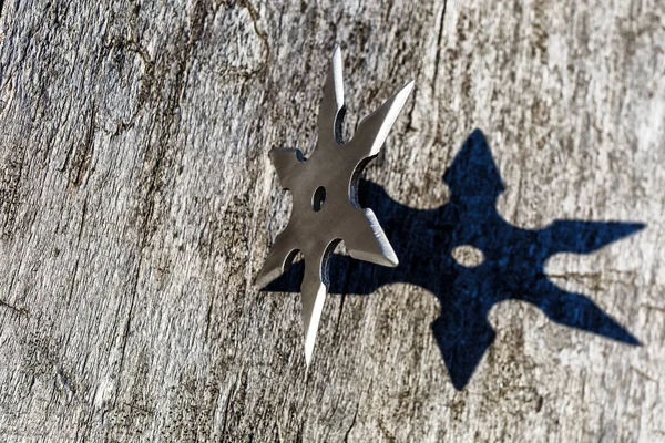 Shuriken (throwing star), traditional japanese ninja cold weapon — Stock Photo, Image