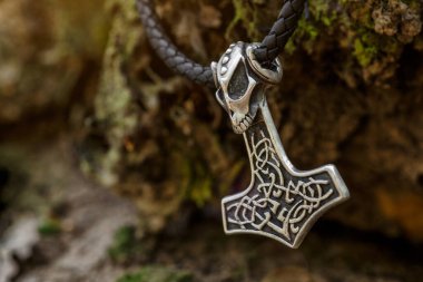 İskandinav tılsımı Thor 'un çekici 