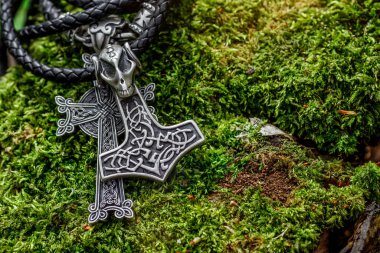 İskandinav tılsımı Thor 'un çekici 