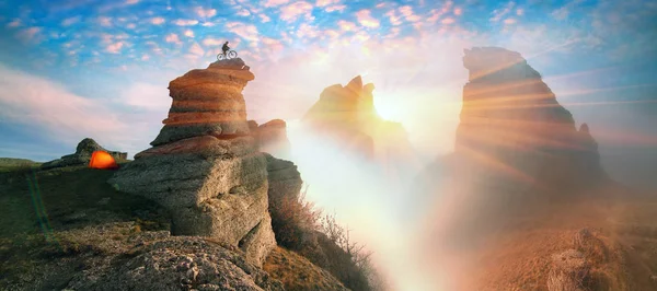 Kırım'gündoğumu, serin Mtb yarış — Stok fotoğraf