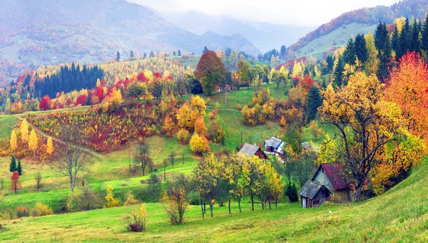 Mountain village in autumn — Stock Photo, Image