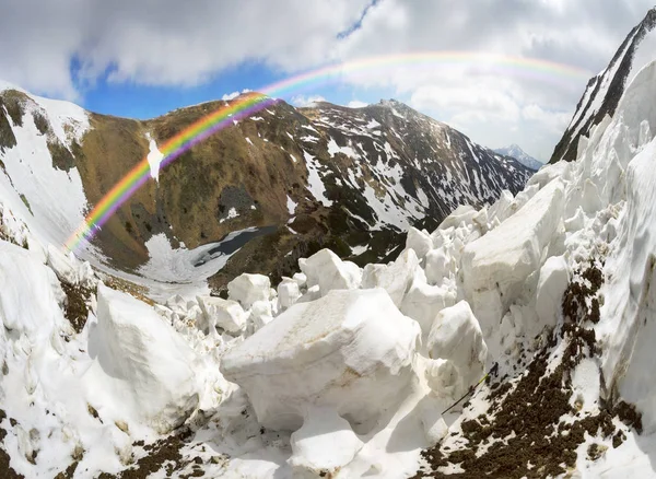 カルパティア山脈での雪崩 — ストック写真