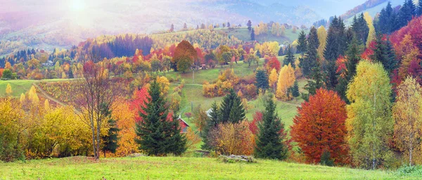 Mountain village in autumn — Stock Photo, Image