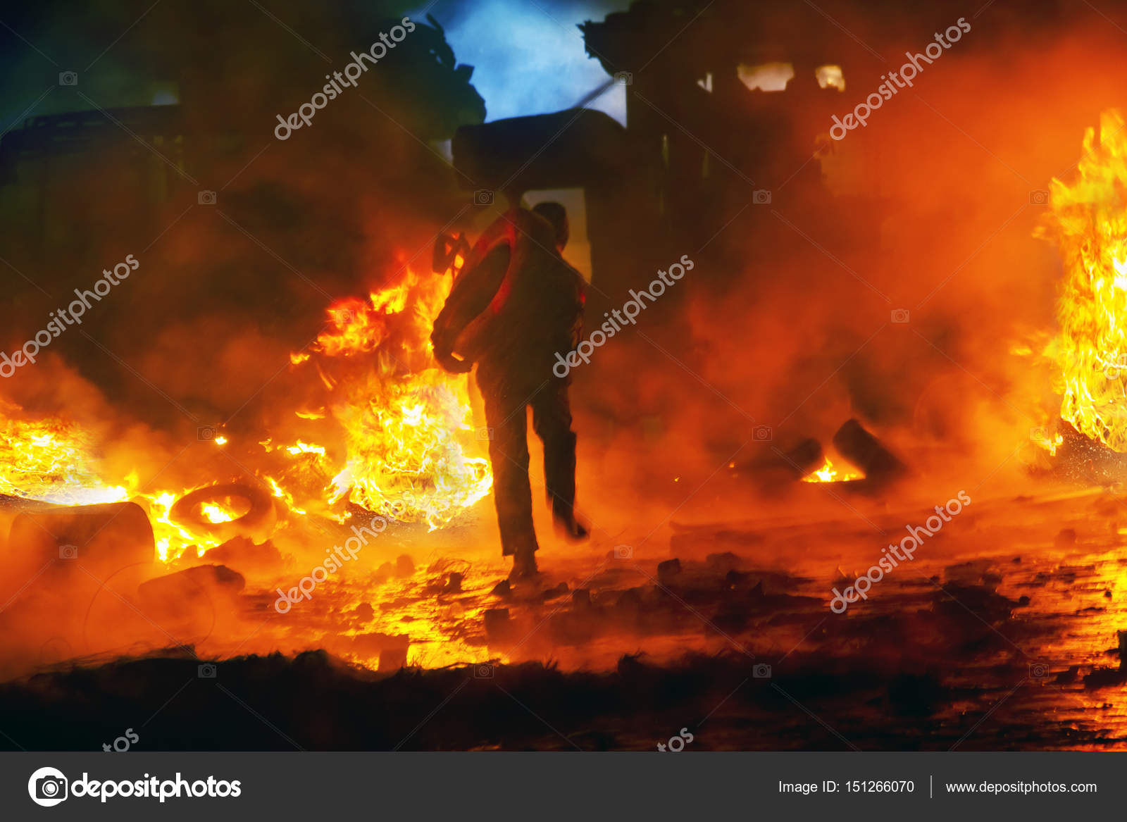 Пожарные На Улице Грушевского Стоковое Фото ©panaramka.Ukr.Net.