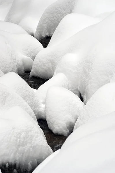 Río Cárpatos en invierno —  Fotos de Stock