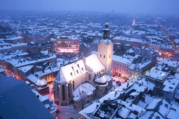 Besneeuwde Kerstmis in Lviv — Stockfoto