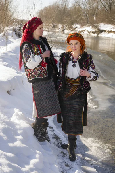 Bir Eski Pitoresk Mevcut Otantik Ulusal Kostüm Ukraynalı Highlanders Gutsuliya — Stok fotoğraf