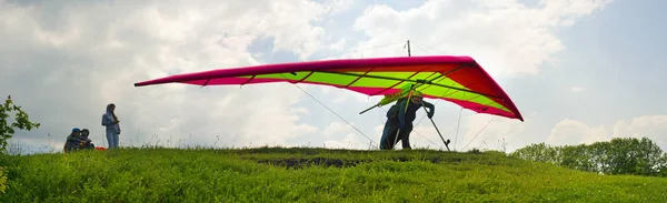 Parapente esporte no céu — Fotografia de Stock