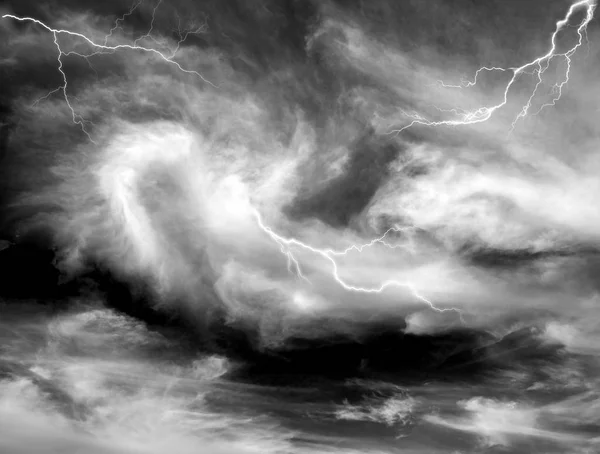 Nube - Dragón en el cielo —  Fotos de Stock