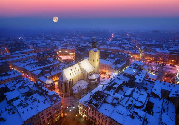 Besneeuwde Kerstmis in Lviv — Stockfoto