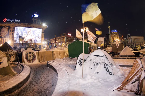 Tentes de neige à Kiev sur Euromaidan — Photo