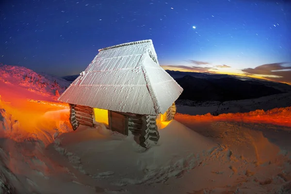 Cabane alpine à Noël — Photo