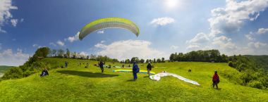 paragliding sport in the sky clipart