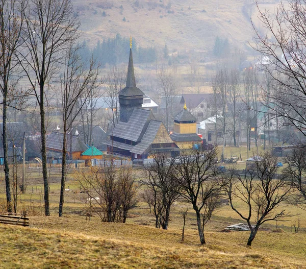 Templet i Karpaterna Kolochava — Stockfoto