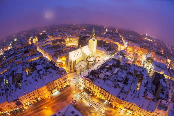 Verschneite Weihnachten in Lwiw — Stockfoto