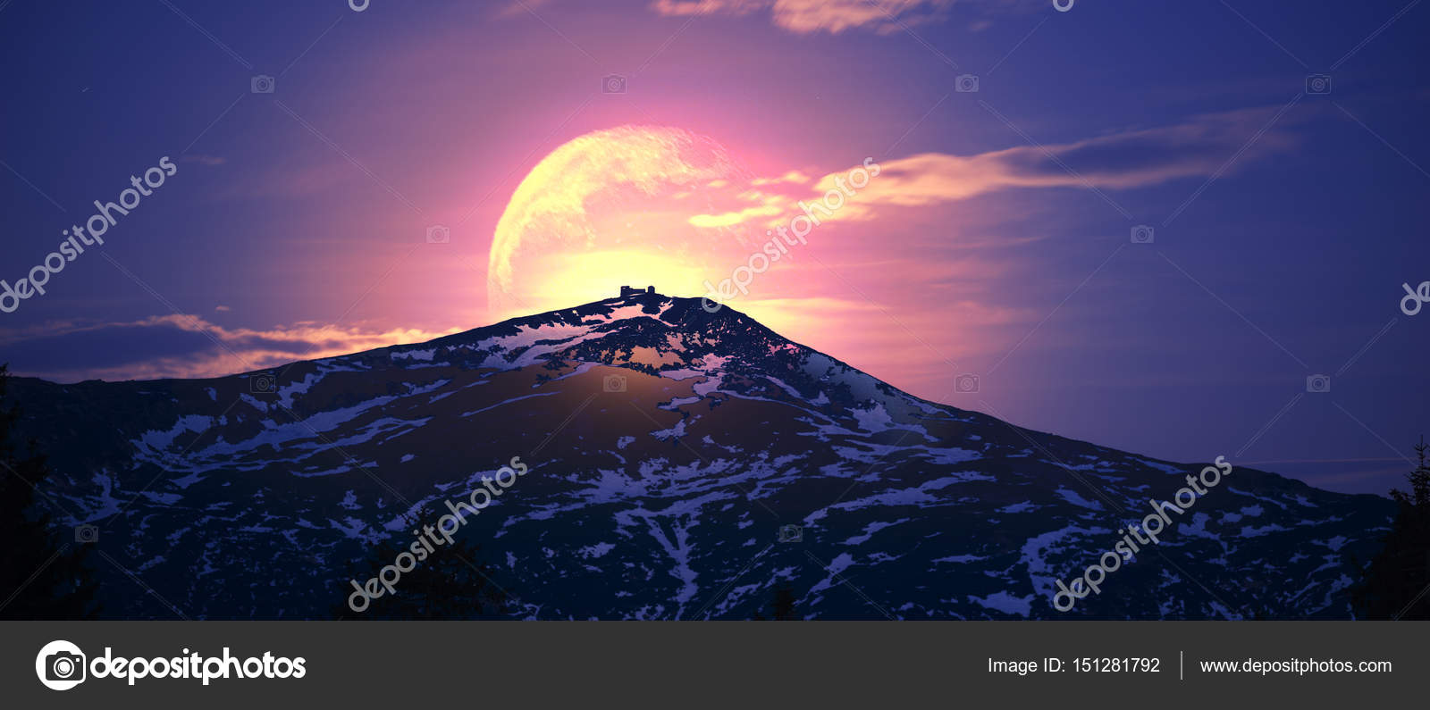 Lever Du Soleil Sur La Montagne Noire Photographie - 