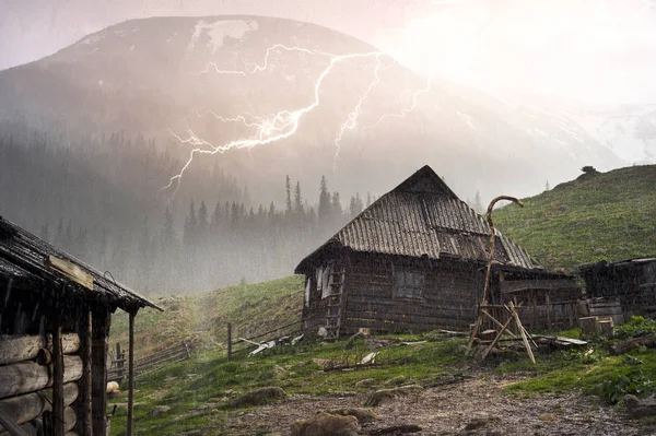 Весенний снегопад на Черногоре — стоковое фото