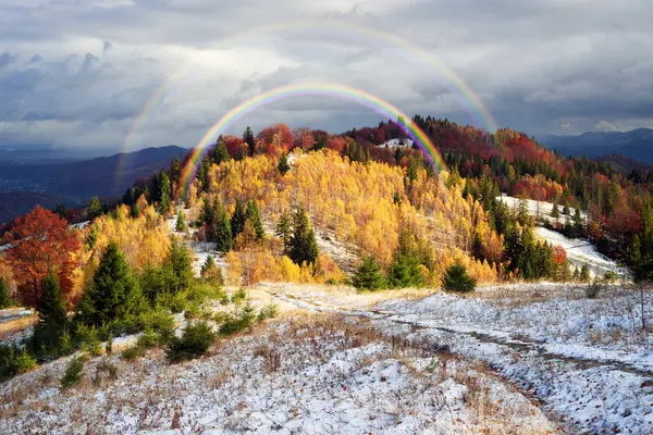 Karpaten im kalten Herbst — Stockfoto