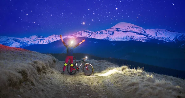야간 등산 자전거 경주 — 스톡 사진