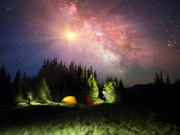 Stjärnhimmel ovanför jorden natursköna — Stockfoto