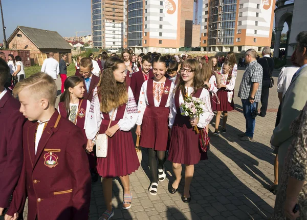 1 de septiembre en la escuela — Foto de Stock