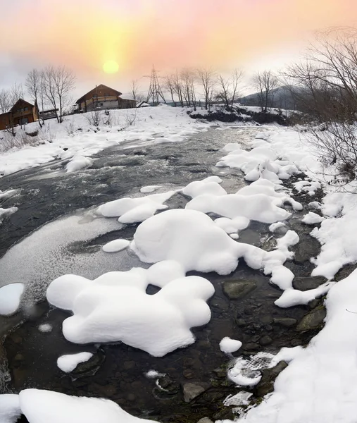 Karpat nehir kış — Stok fotoğraf