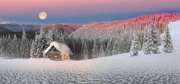 牧羊人在冬天的房子 — 图库照片