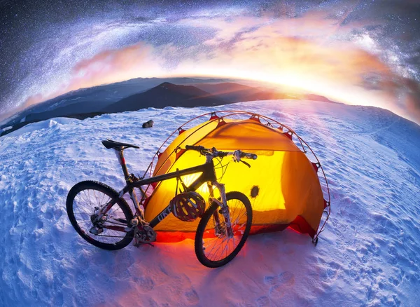 Carbon bike on the winter top — Stock Photo, Image