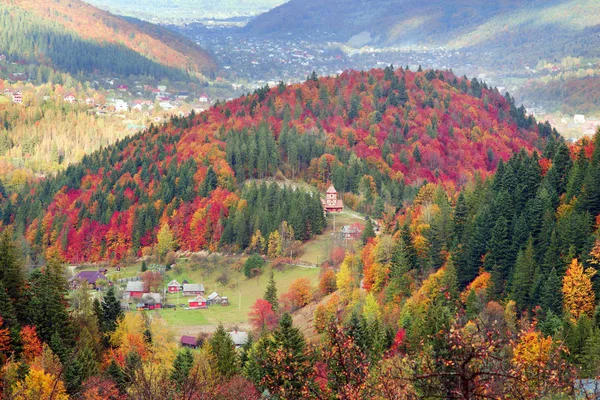 Temple above Yaremche — Stock Photo, Image