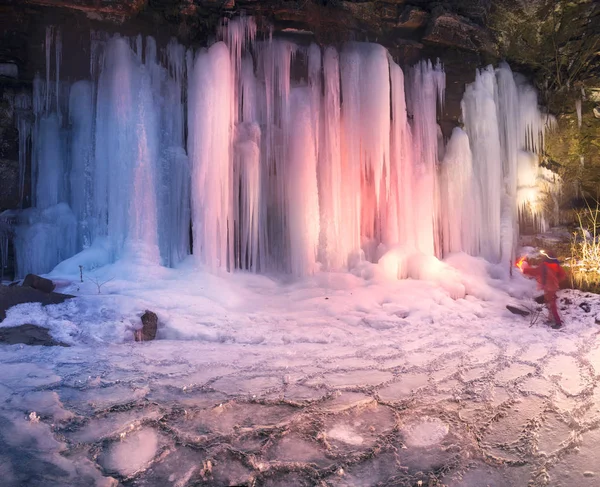 Icefall in the Ukrainian Carpathians — Stock Photo, Image