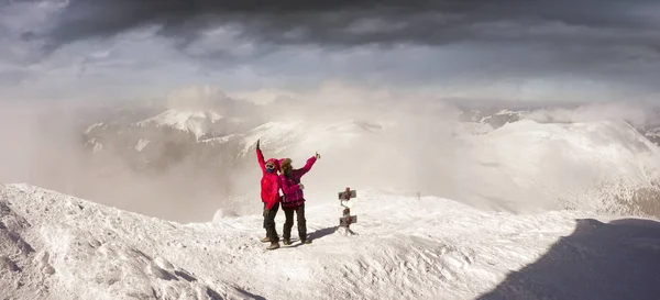 Passeggiata sulla cima Pop Ivan Chornaya Gora — Foto Stock