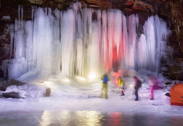 Canyon Selvagem Alpino Graves Fluxos Geada Água Congelados Rochas Verticais — Fotografia de Stock