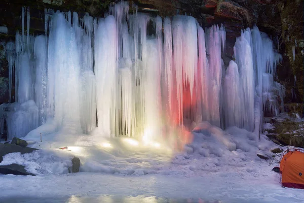 Icefall in the Ukrainian Carpathians — Stock Photo, Image