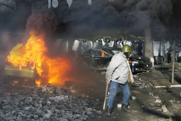 Walki między rebeliantami a policją — Zdjęcie stockowe