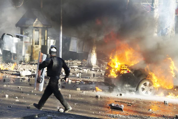 Slagsmål mellan rebeller och polis — Stockfoto