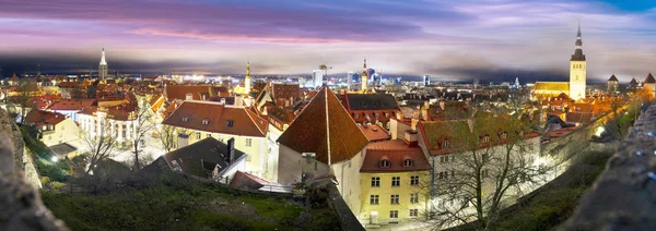 Panorama van de middeleeuwse Tallinn — Stockfoto