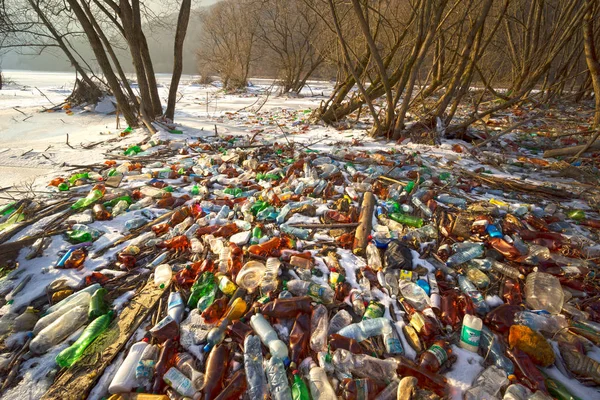 Lago de basura de plástico —  Fotos de Stock