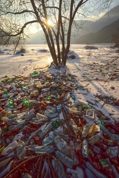 Plastik çöp gölü — Stok fotoğraf