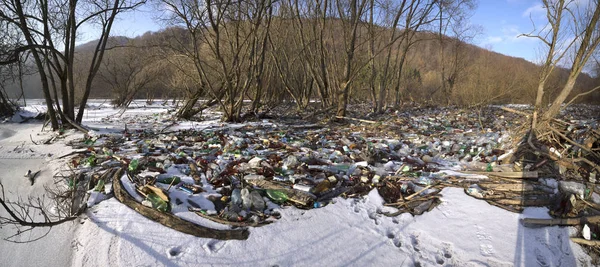 Plastikowe jezioro śmieci — Zdjęcie stockowe