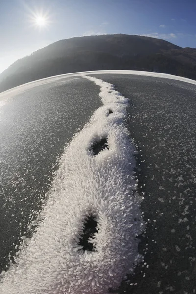 얼어붙은 알파인 호수 — 스톡 사진