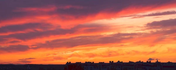 Sky Glows Fiery Colors Fabulous Sunset Weather Climate Change Rapidly — Stock Photo, Image