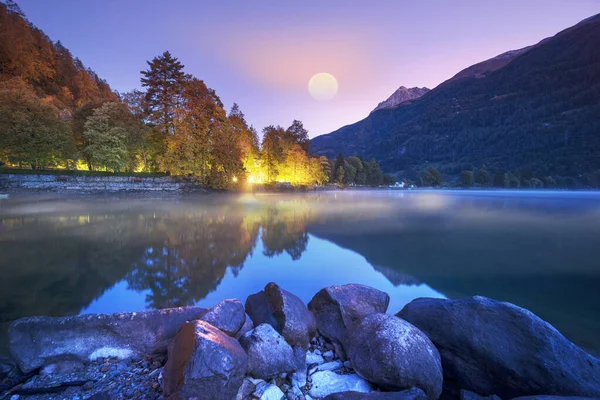 Hermoso Lago Natural Valle Poschiavo Cantón Los Grisones Suiza Utiliza — Foto de Stock