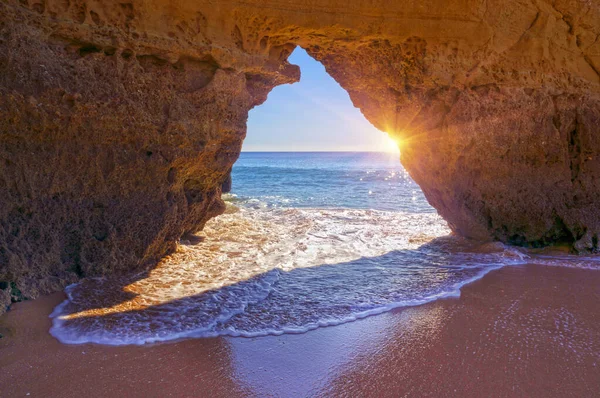 Пляж Портимао Является Любимым Местом Отдыха Португальцев Приезжающих Европейцев Чистый — стоковое фото