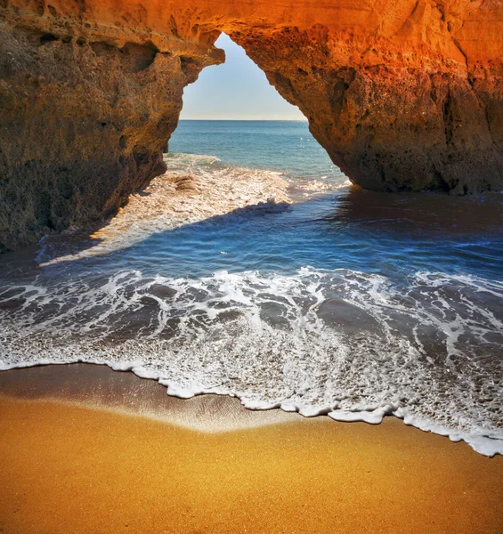 Portimao Daki Plaj Portekizliler Ziyaretçi Avrupalılar Için Favori Tatil Yeridir — Stok fotoğraf