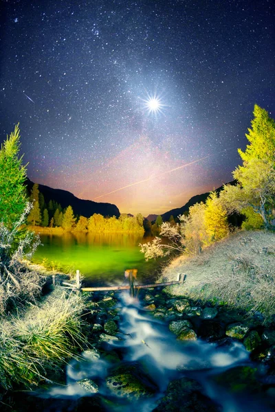 Jezioro Dolinie Jeziora Morteratsch Nocy Gwiazdy Drogi Mlecznej Galaktyczna Konstelacja — Zdjęcie stockowe