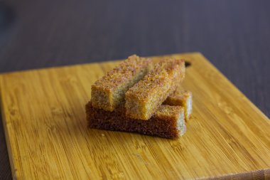 bira için bir tabak ekmek tost