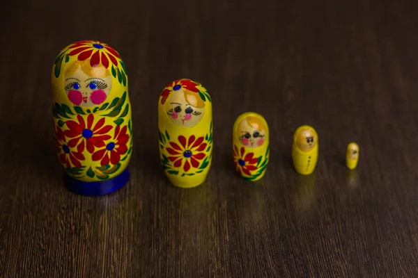 Bonecas de nidificação russas, babushkas ou matryoshkas — Fotografia de Stock