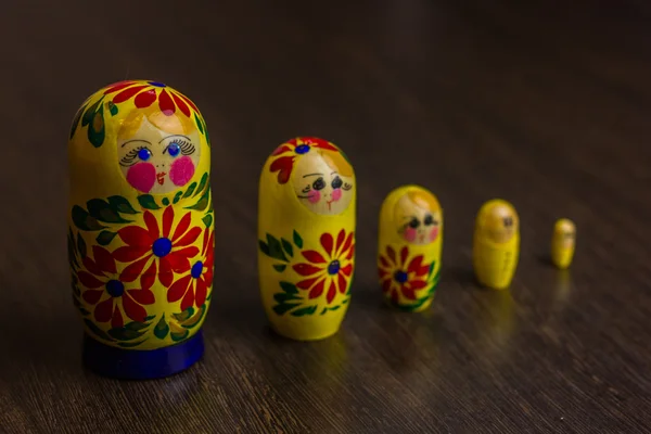 Bonecas de nidificação russas, babushkas ou matryoshkas — Fotografia de Stock